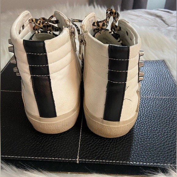 ShuShop White and Black High-Top Sneakers with Leopard Accents - Picture 5 of 11